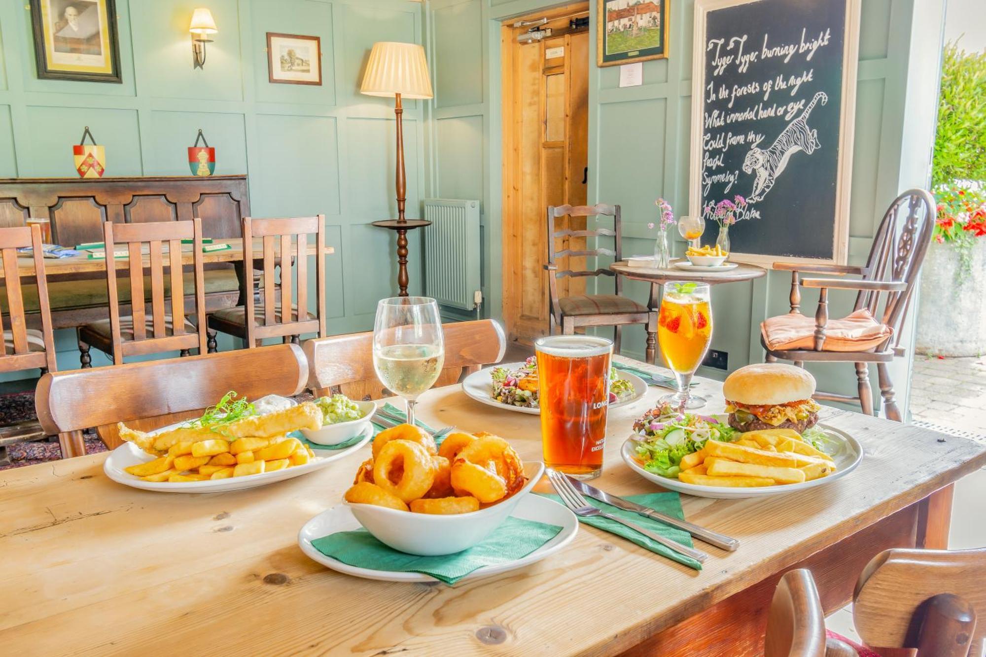 Tiger Inn - Catherine Eastdean Bagian luar foto